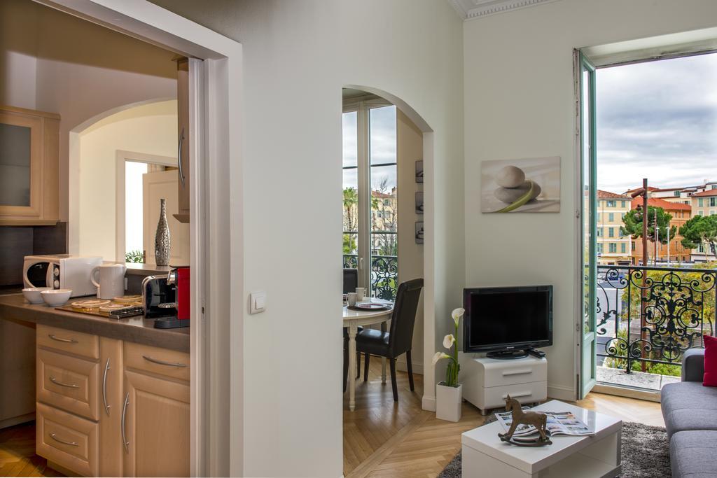 Aston - Centre Massena Nizza